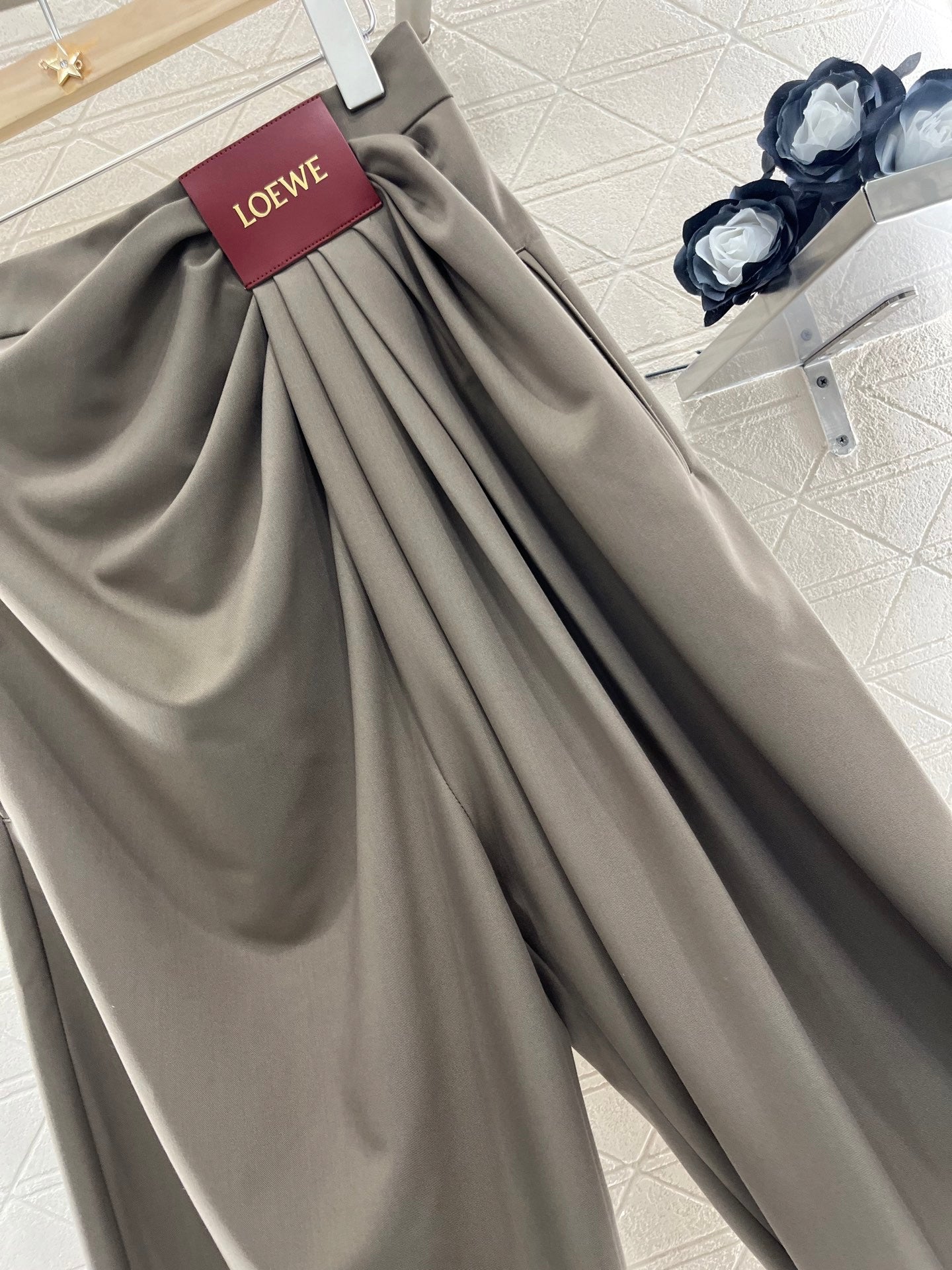 25ss leather label pleated trendy trousers
