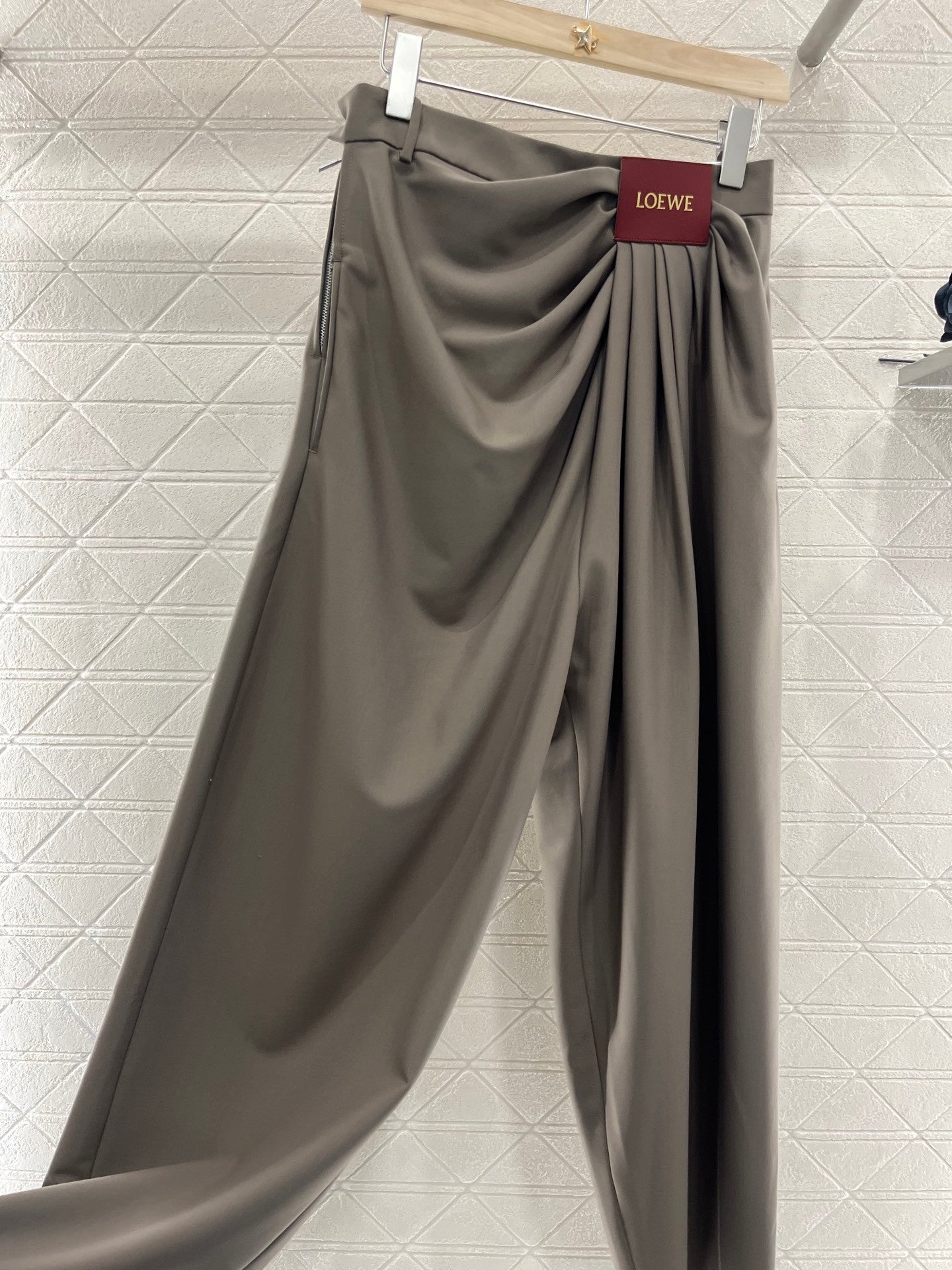 25ss leather label pleated trendy trousers