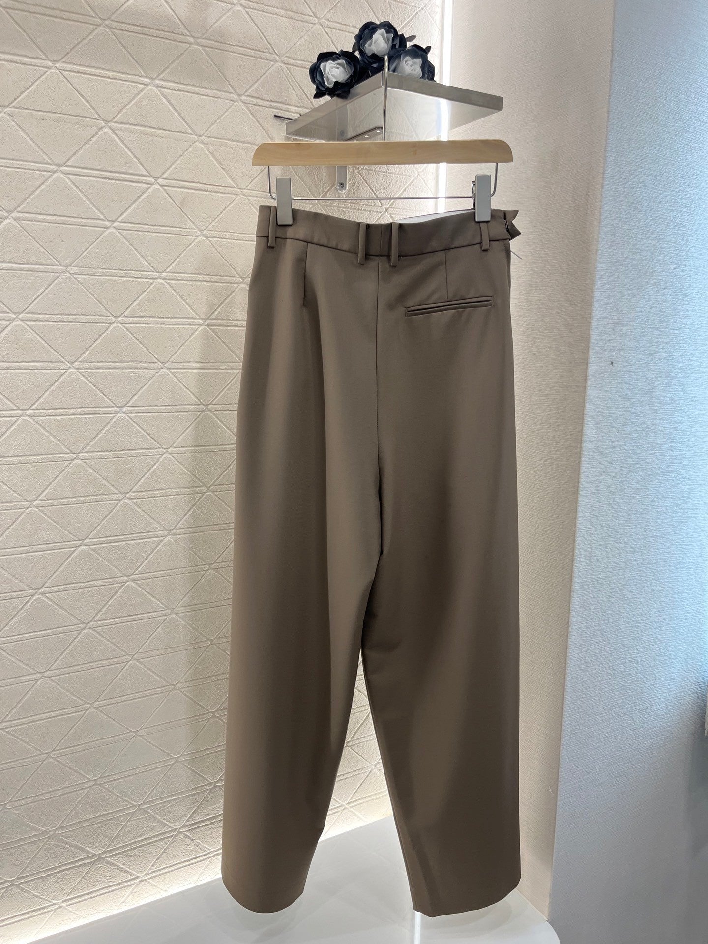 25ss leather label pleated trendy trousers