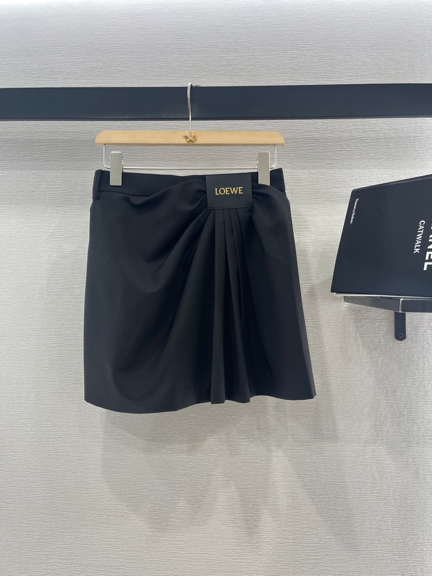 L 25 Leather label pleated chic half skirt