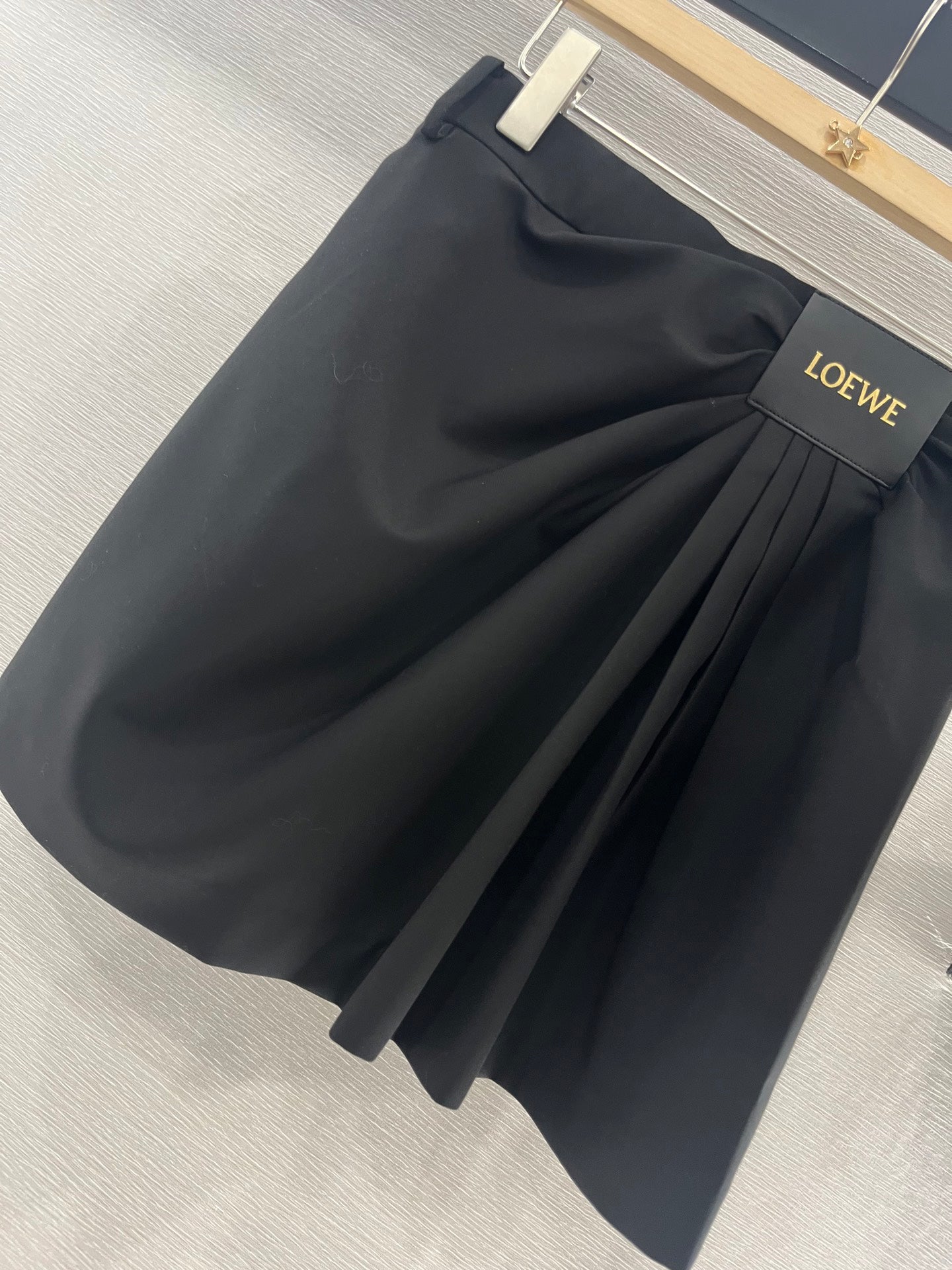 L 25 Leather label pleated chic half skirt