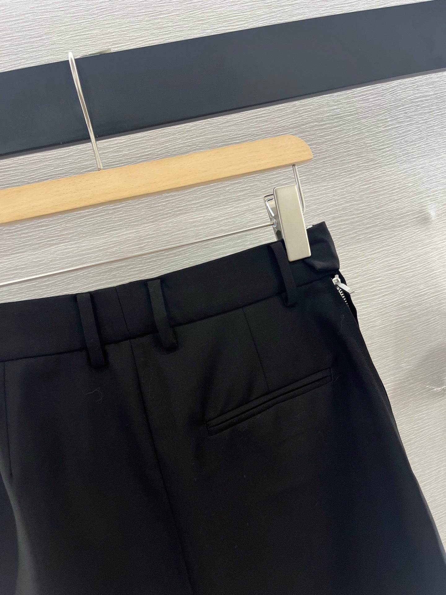 L 25 Leather label pleated chic half skirt