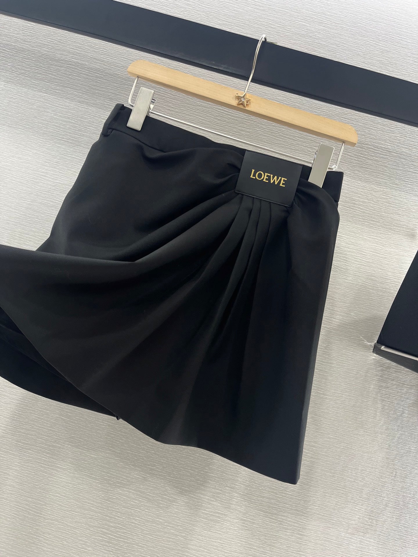 L 25 Leather label pleated chic half skirt