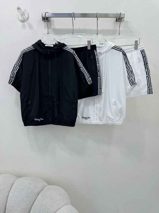 D 25 Spring/Summer Short Sleeve Zipper Hooded Jacket + Shorts Set