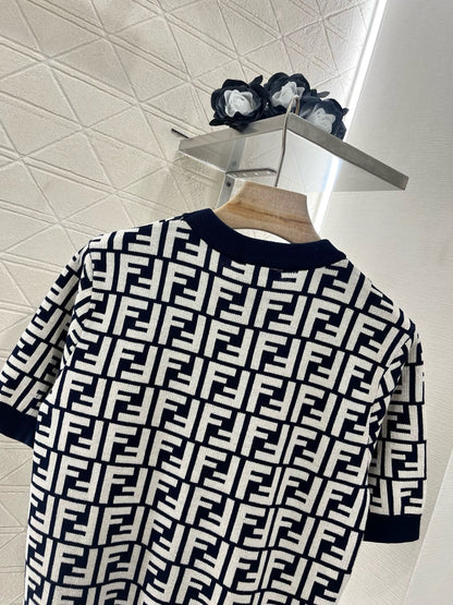 25 New Round Neck Jacquard Knitted Short Sleeves