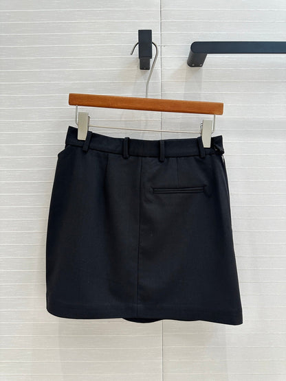 25SS Hanging pleated leather tag embellished suit skirt