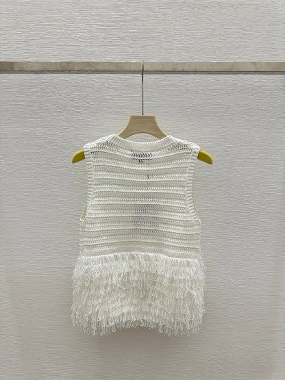 25 New Cutout Knit Splicing Tassel Metal Logo Vest