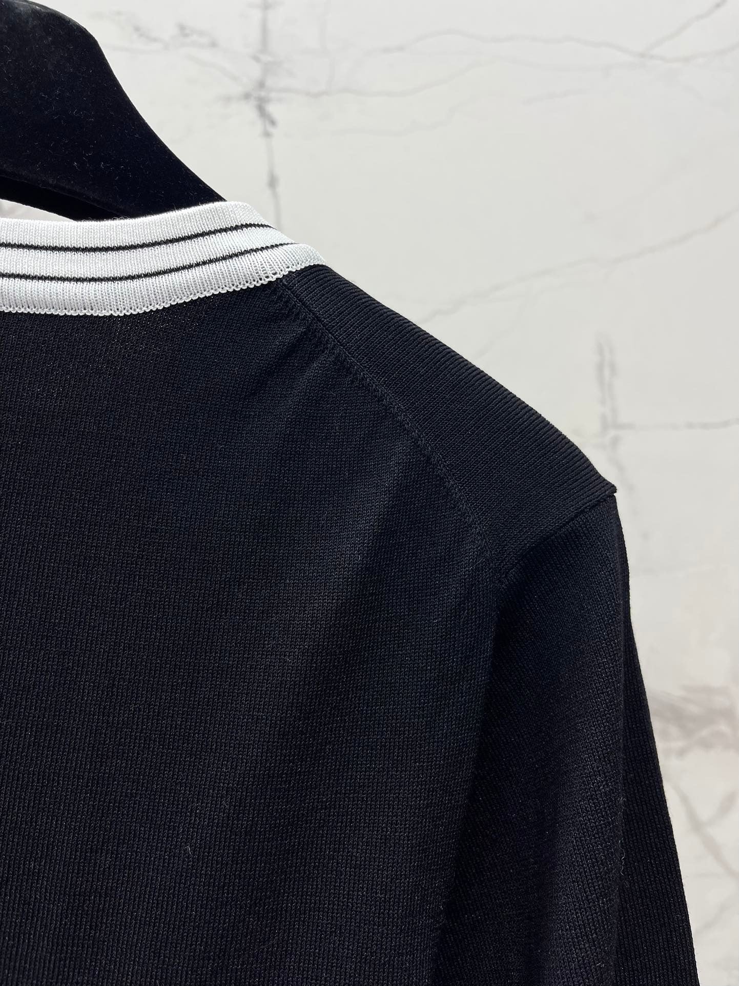 25 contrast color embroidered logo comfortable elastic versatile knitted short sleeves