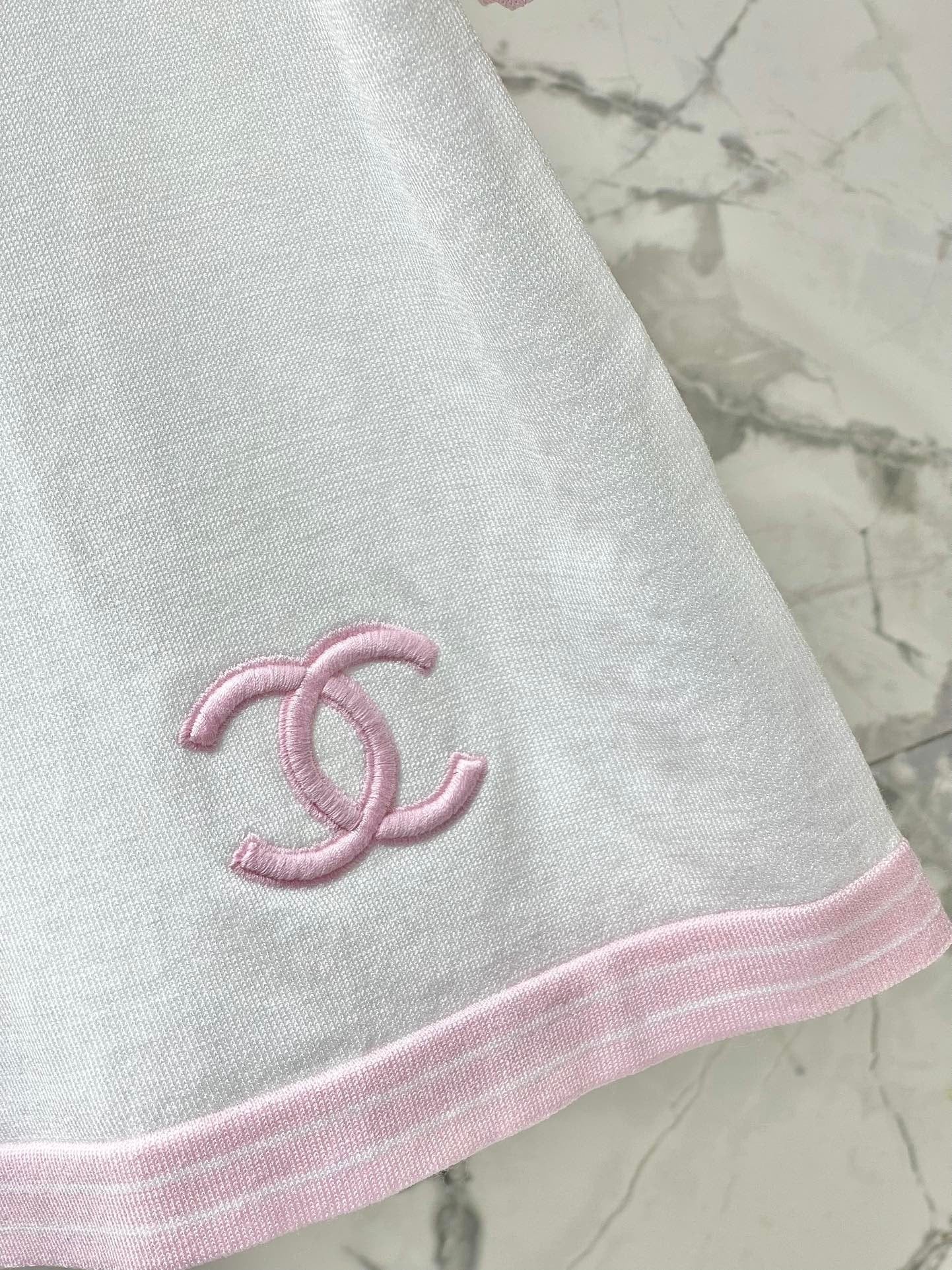 25 contrast color embroidered logo comfortable elastic versatile knitted short sleeves