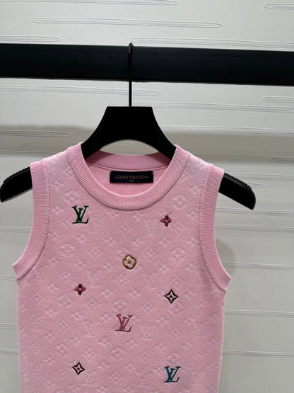 25 Spring and Summer Embroidered Letters Round Neck Knitted Vest