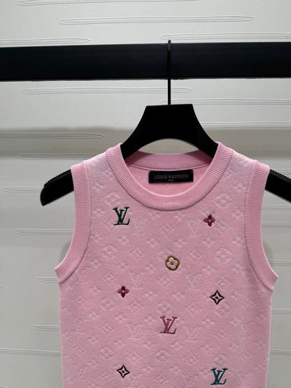 25 Spring and Summer Embroidered Letters Round Neck Knitted Vest