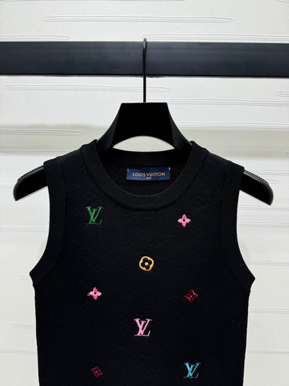 25 Spring and Summer Embroidered Letters Round Neck Knitted Vest