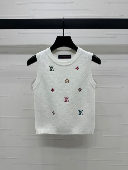 25 Spring and Summer Embroidered Letters Round Neck Knitted Vest