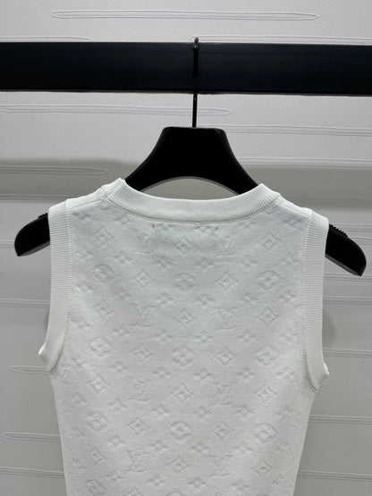 25 Spring and Summer Embroidered Letters Round Neck Knitted Vest