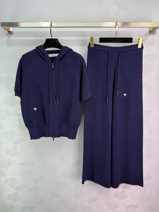25 new bee embroidery suit