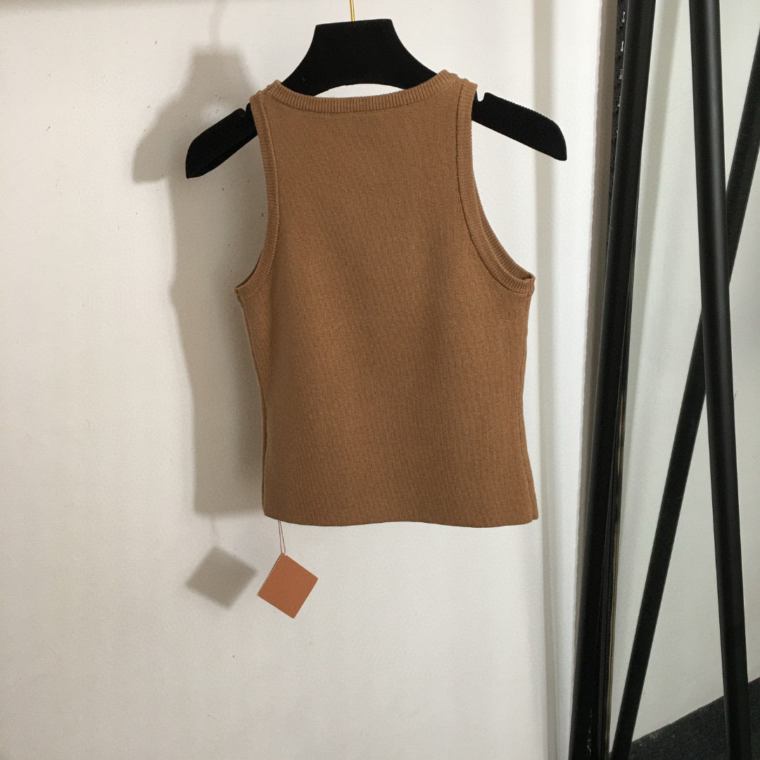25Logo sticker slim knit vest