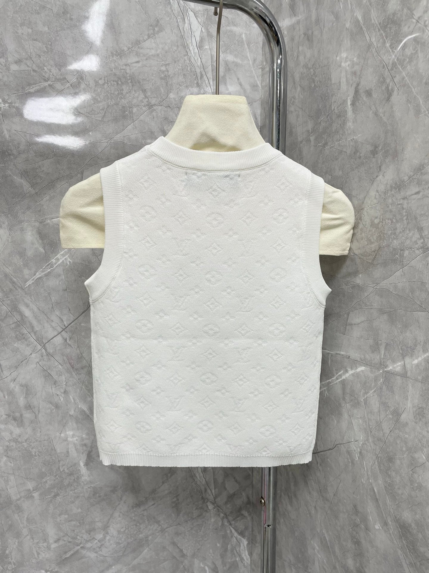 2025 New Letter Logo Embroidery Concave and Relief Textured Vest