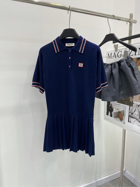 25 new New autumn and winter logo dress