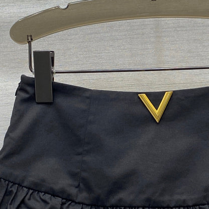 25ss Temperament high waist metal buckle embellishment layered design short skirt