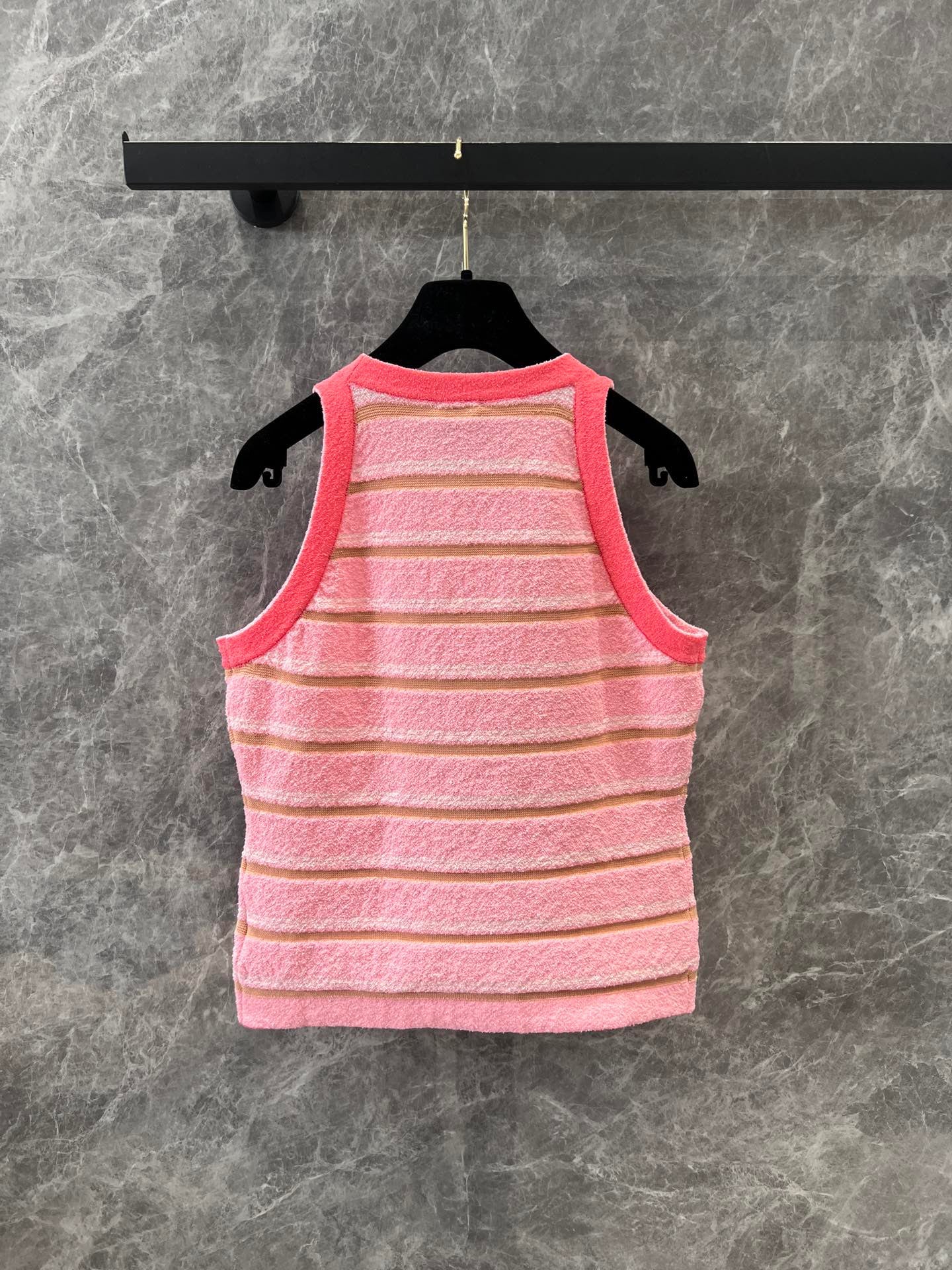 25 new Classic Striped Knit Vest