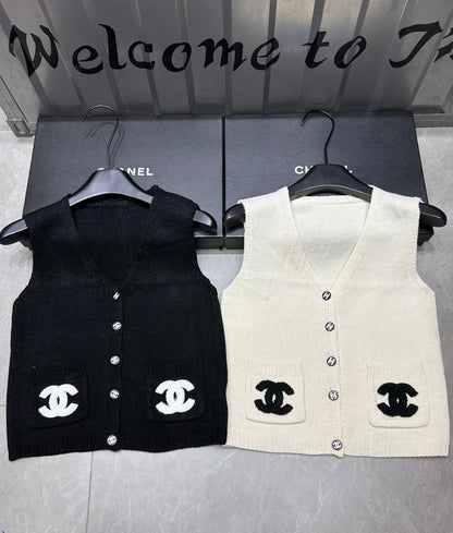 25 new Classic double pocket embroidered logo vest