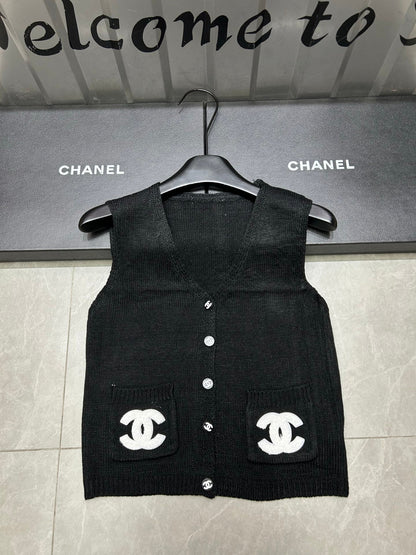 25 new Classic double pocket embroidered logo vest