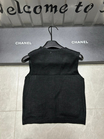 25 new Classic double pocket embroidered logo vest