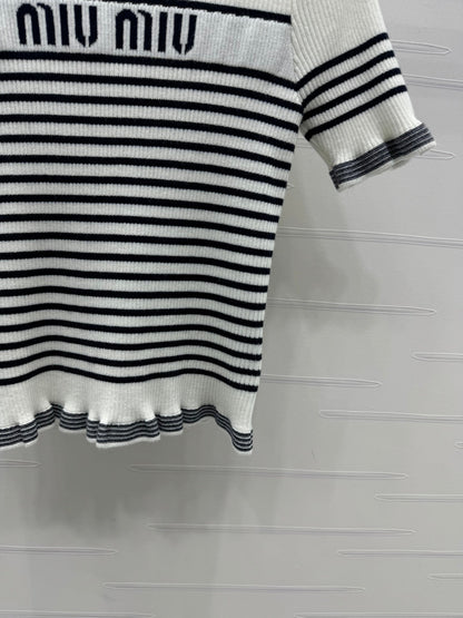 25 Striped crew neck knit short sleeves