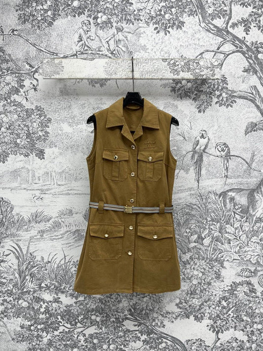 25 new Lapel sleeveless dress
