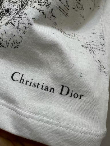 25 Round neck printed short sleeves 𝑇𝑒𝑒