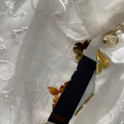 25 White jacquard logo shirt with gold buttons