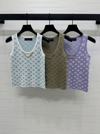 25 Spring and Summer Latest U-neck knitted vest
