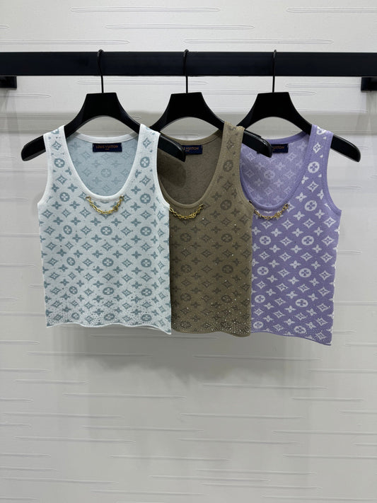 25 Spring and Summer Latest U-neck knitted vest