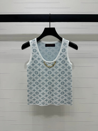 25 Spring and Summer Latest U-neck knitted vest