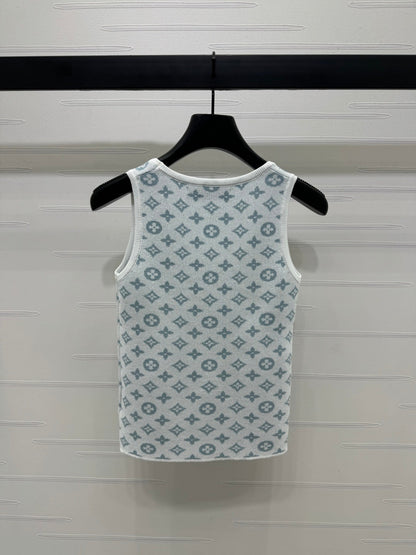 25 Spring and Summer Latest U-neck knitted vest