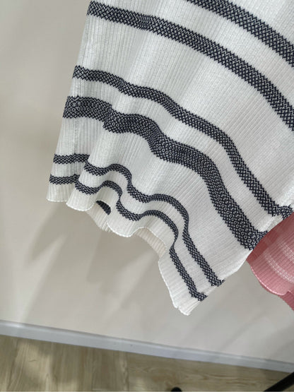 25 Three color striped knitted short sleeved shirt