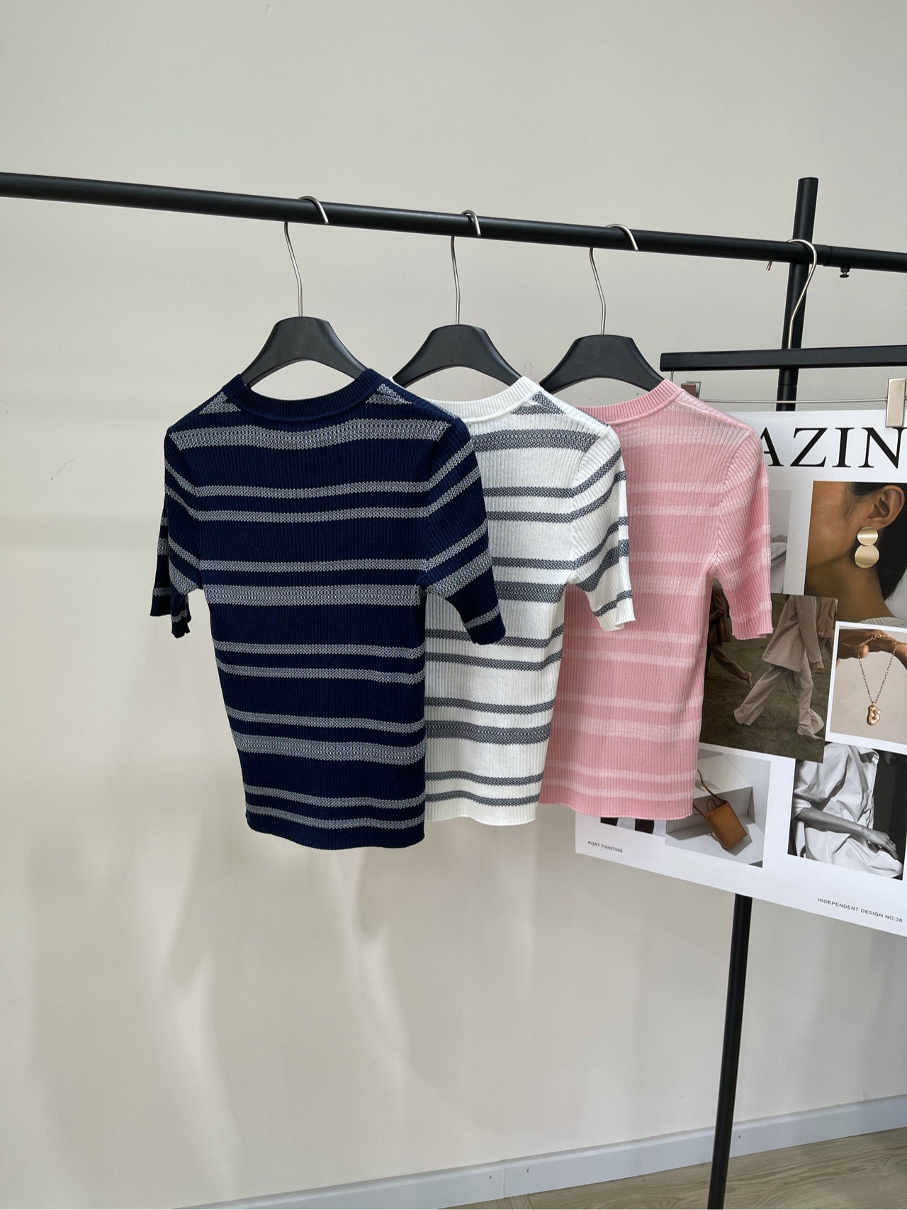 25 Three color striped knitted short sleeved shirt