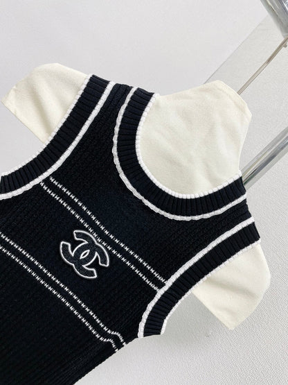 25 Round neck threaded vest