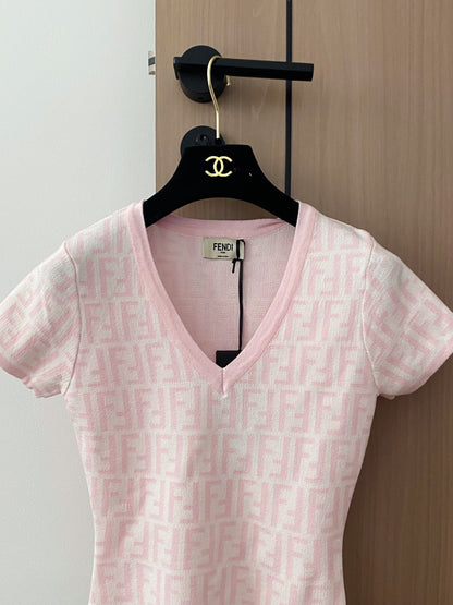 25 monogram V-neck short sleeve