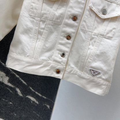 p 25 Spring and Summer Three-quarter Sleeve Super Short White Denim Jacket Set