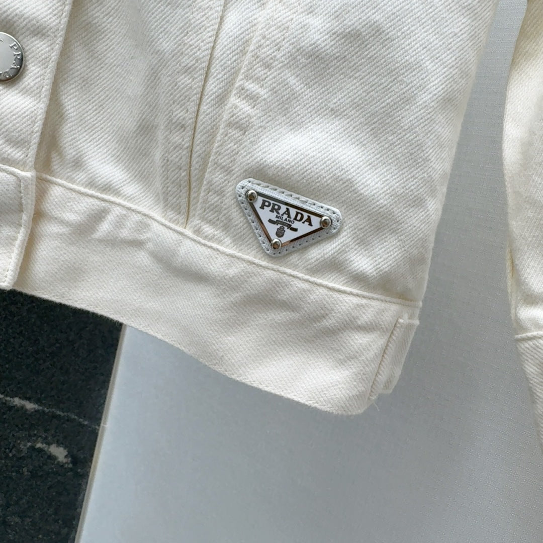 p 25 Spring and Summer Three-quarter Sleeve Super Short White Denim Jacket Set