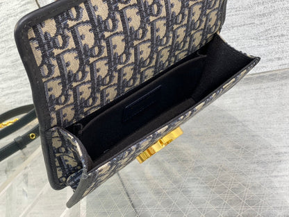 D Montaigne embroidered bag
