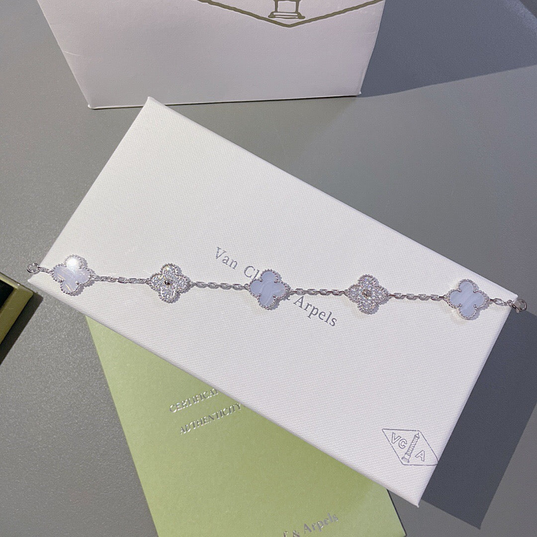 25 new Clover Bracelet