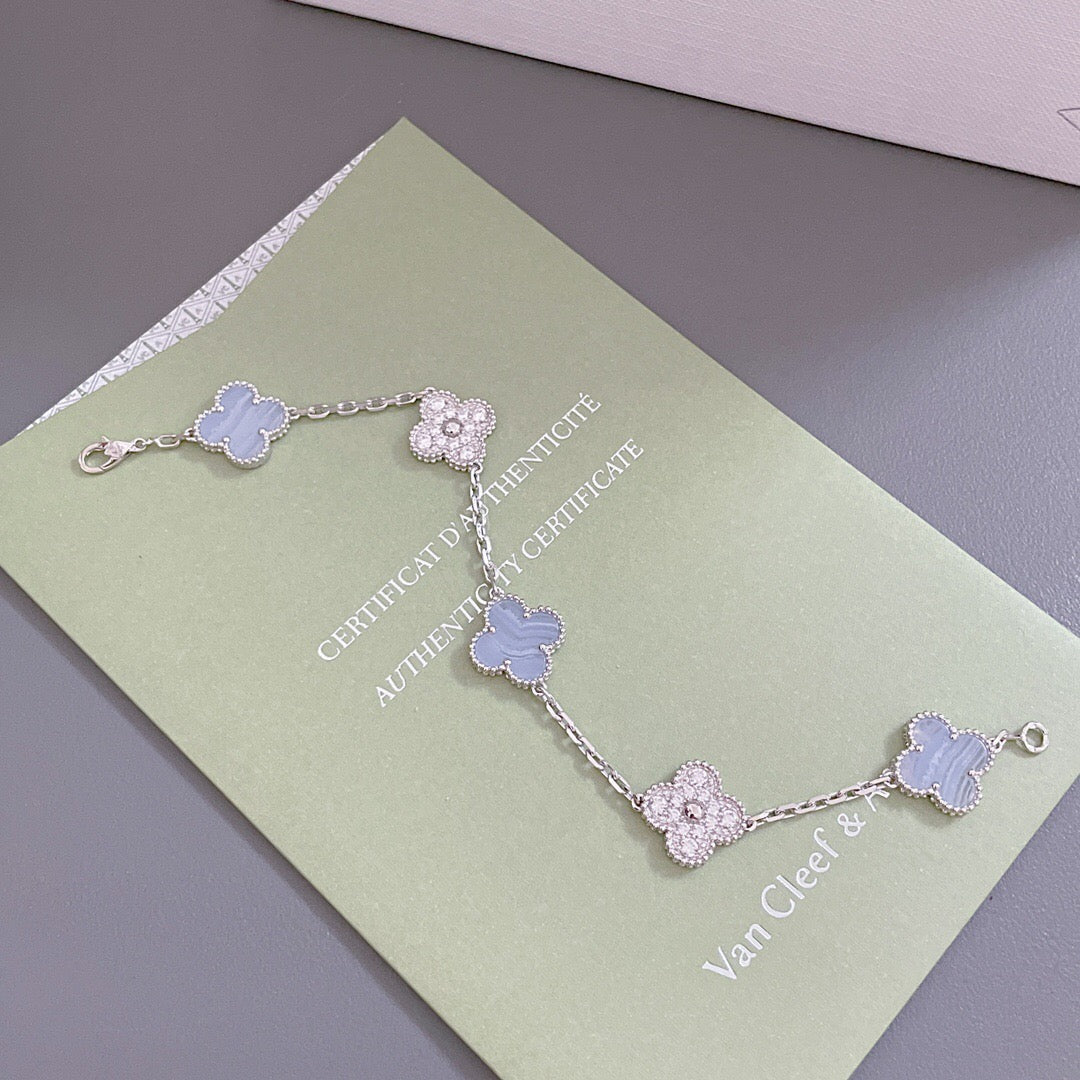 25 new Clover Bracelet