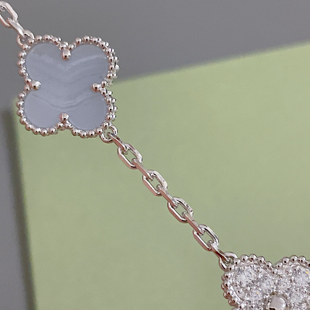 25 new Clover Bracelet