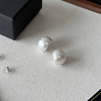 25 new Small pearl earrings