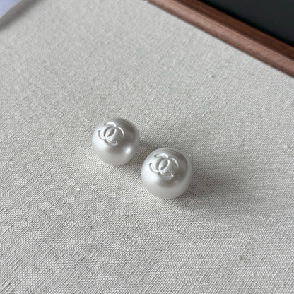 25 new Small pearl earrings