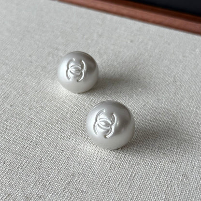 25 new Small pearl earrings