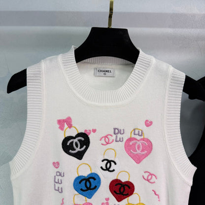 25 new Heart embroidered knitted vest