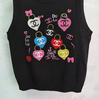 25 new Heart embroidered knitted vest